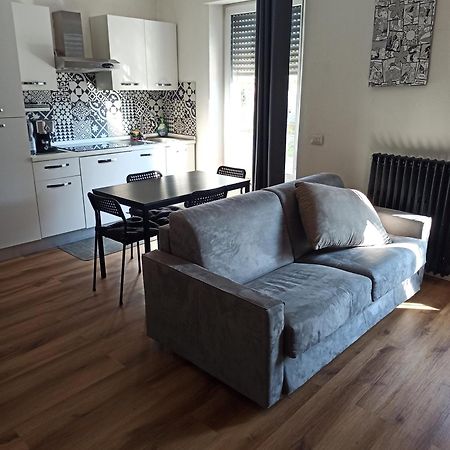 Ferienwohnung La Casa Di Andrea Cogliate Exterior foto